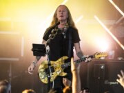 Jerry Cantrell Commemorates Solo Cd, Talks About Alice In Chains 